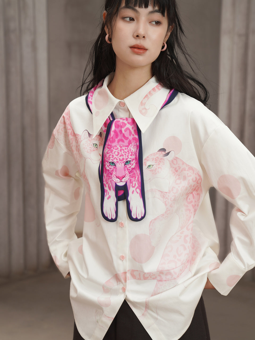 Original hand-painted pink leopard print shirt, niche retro designer style, lapel long sleeved loose top