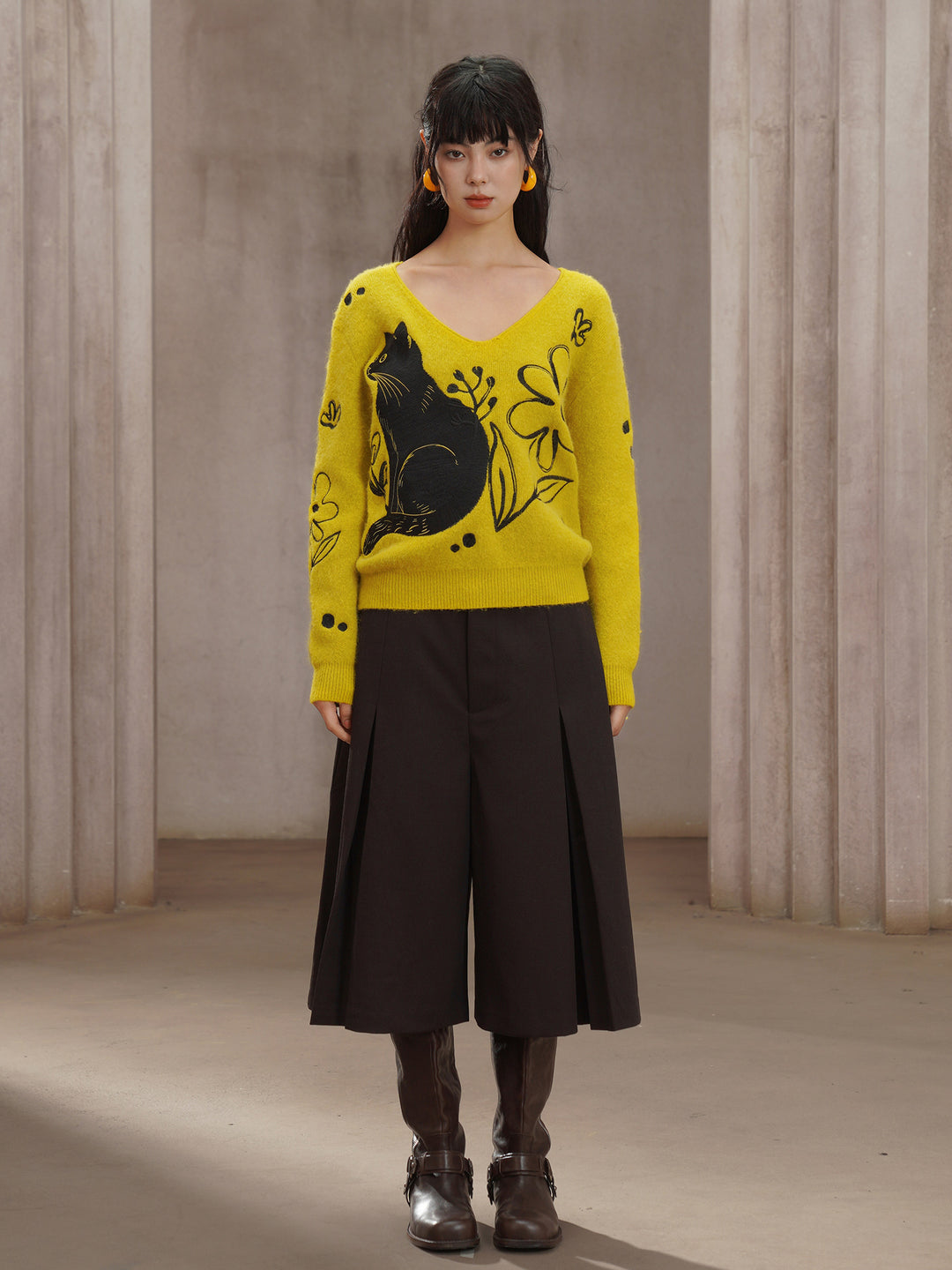 Black cat embroidery mixed sweater with rabbit hair, pullover vintage knitted shirt, skin-friendly soft and waxy V-neck