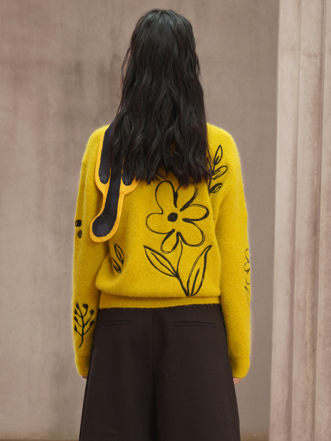 Black cat embroidery mixed sweater with rabbit hair, pullover vintage knitted shirt, skin-friendly soft and waxy V-neck