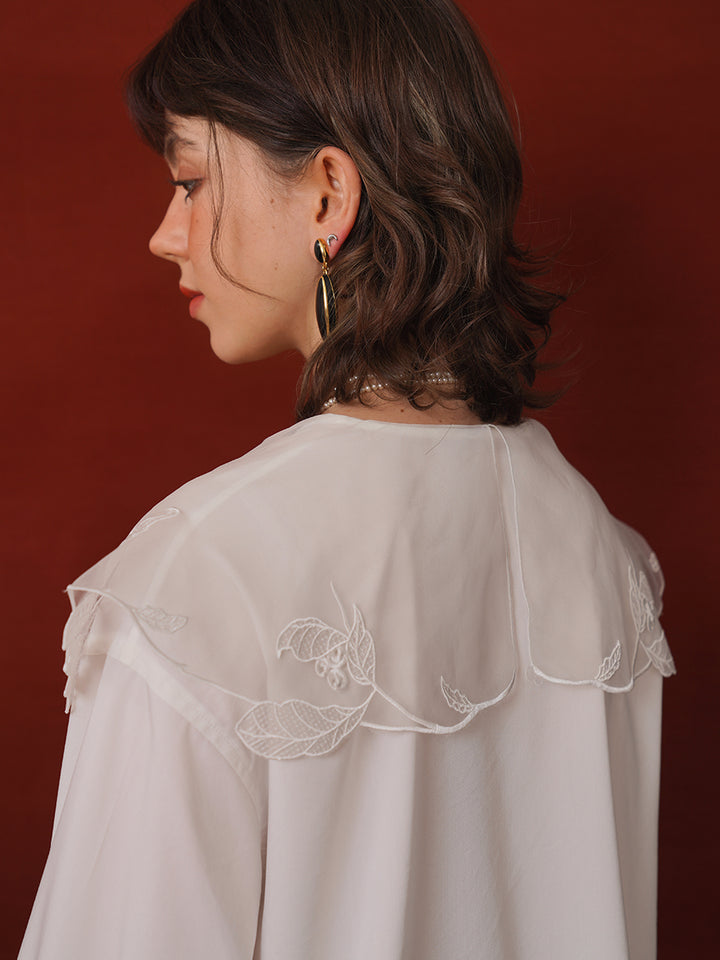 Original French antique white high-end shirt with palace style, heavy industry embroidery, big lapel top for winter inner wear