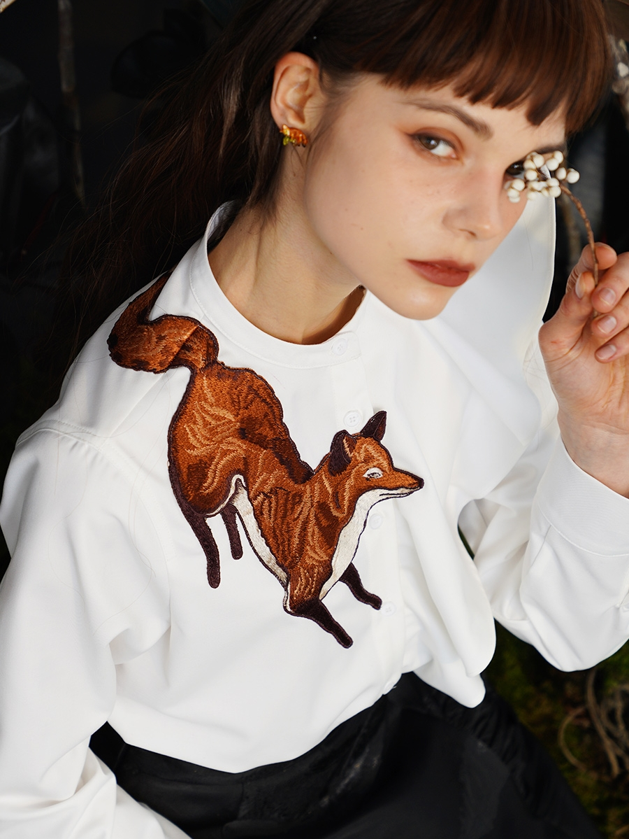 Original Zihu Story: Heavy Industry Embroidered Stand up Collar Cotton Shirt Retro Asymmetric Wave Ruffle Top for Women