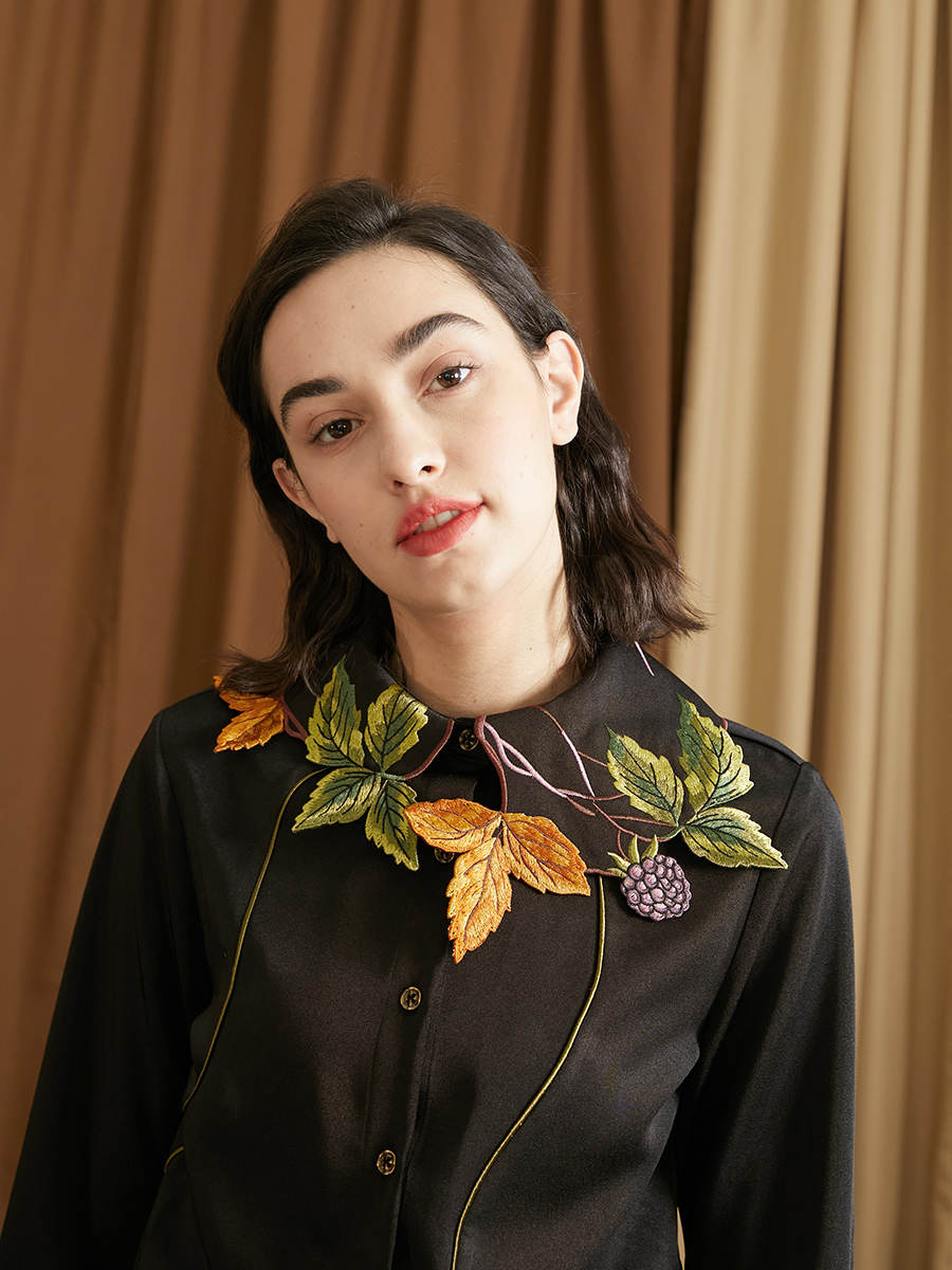 Original New Golden Leaf Embroidered Collar Bat Long Sleeve Retro French Shirt for Women Autumn and Winter