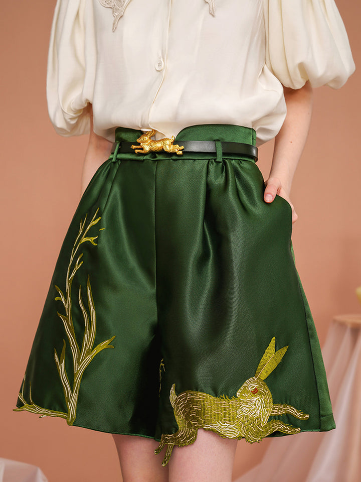 Original design sense of five quarter pants, summer niche rabbit embroidery, showing thin and small stature, versatile casual shorts for women