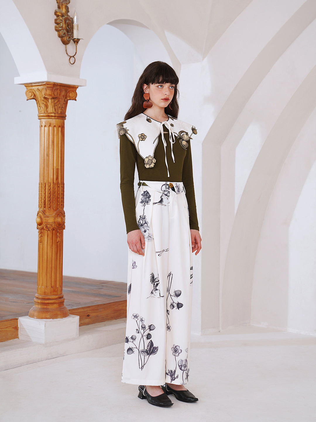 Little Botanical Detachable Collar - Versatile Plant Embroidered Mini Shawl