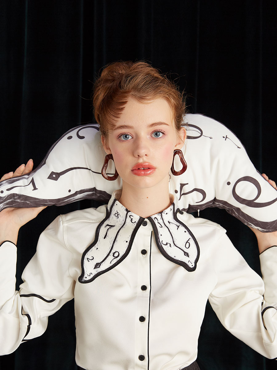 Early Autumn Original Design Time Passes Printed Embroidery Clock Collar Design Sense Niche Black and White Shirt for Women