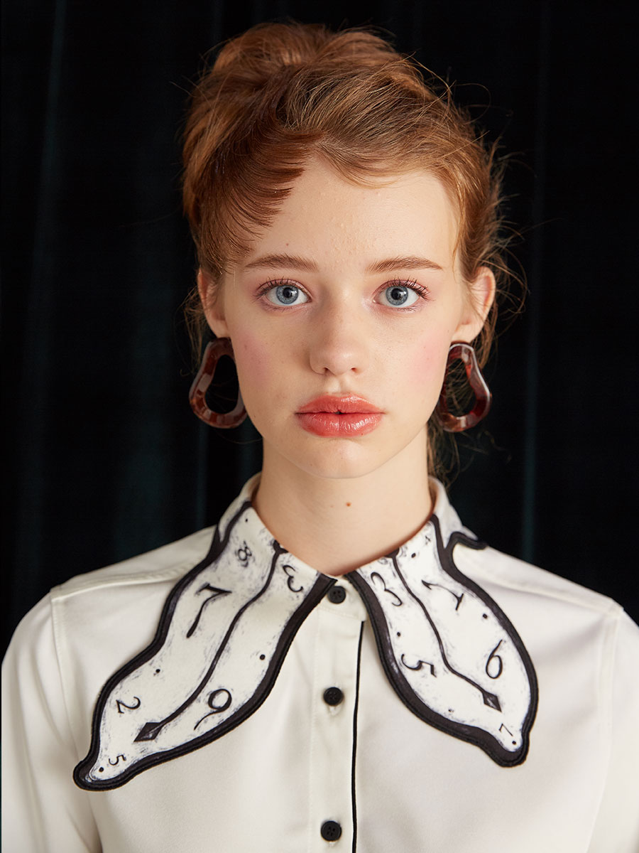 Early Autumn Original Design Time Passes Printed Embroidery Clock Collar Design Sense Niche Black and White Shirt for Women