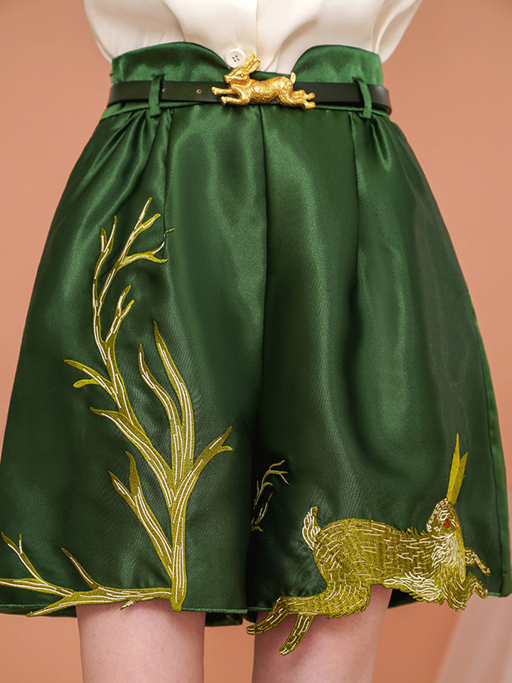 Original design sense of five quarter pants, summer niche rabbit embroidery, showing thin and small stature, versatile casual shorts for women