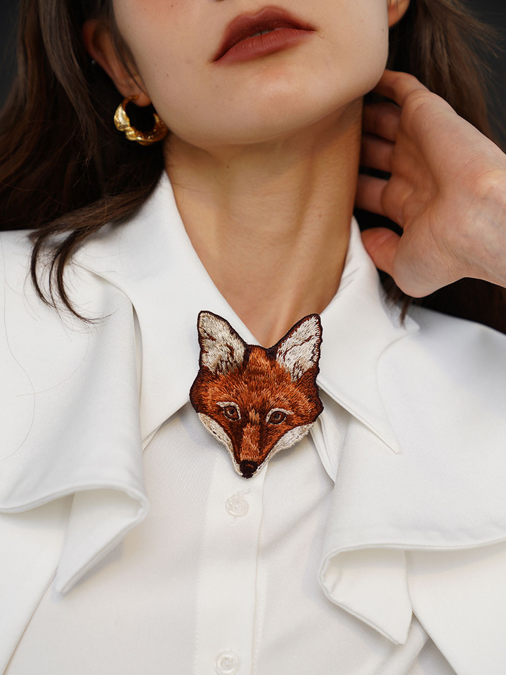 Original retro embroidered bow tie for women, delicate fox head shirt accessories, niche design, couple pairing