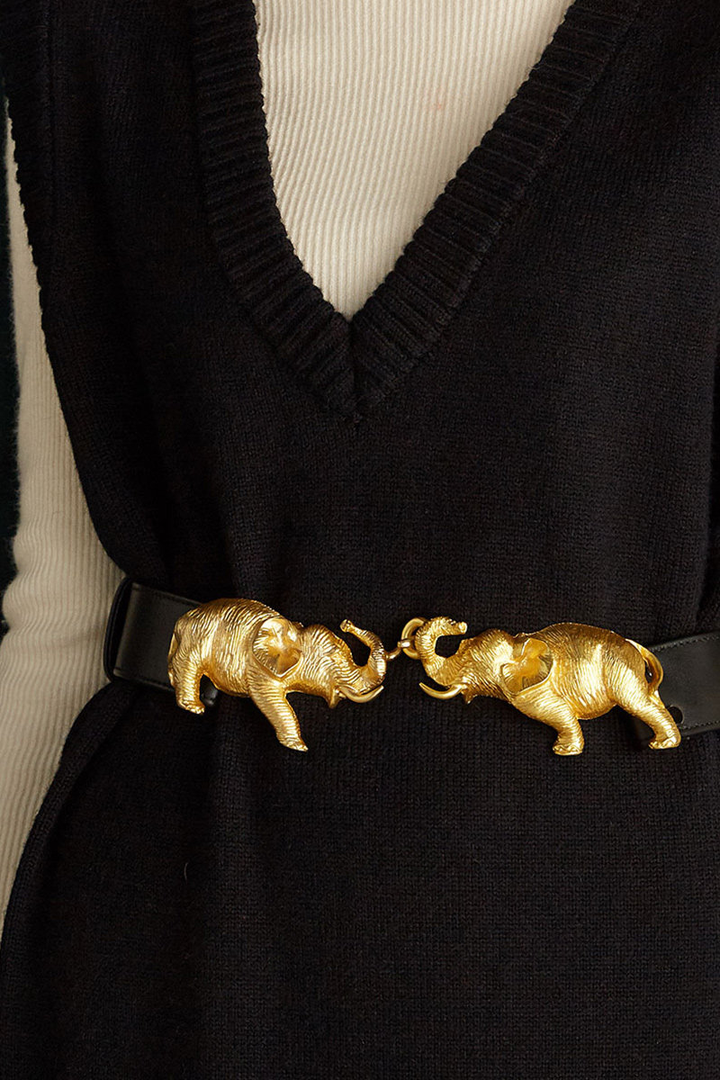 vitnage Defective items (heavy-duty metal carved belts) are on sale at a 50% discount, offering great value