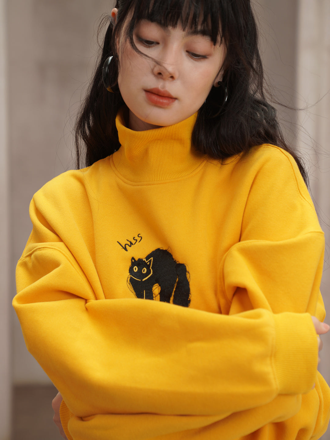 Black Cat Muse Embroidered Sweatshirt - Retro Yellow Fleece Oversized Pullove