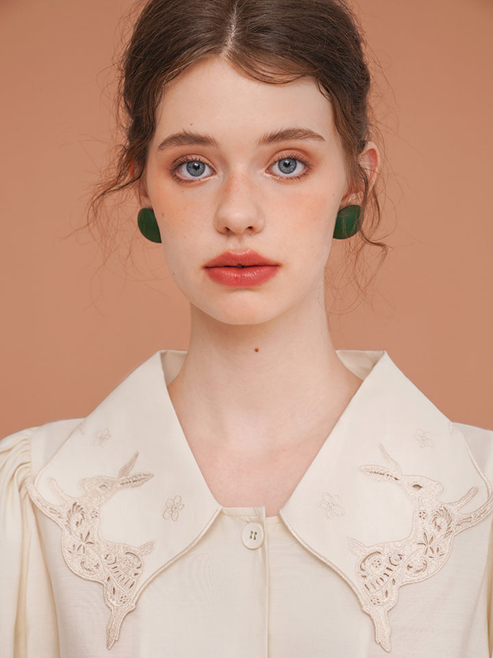 Original design sense, niche short sleeved red shirt, embroidered shirt, bubble sleeve shirt, women's retro top, summer