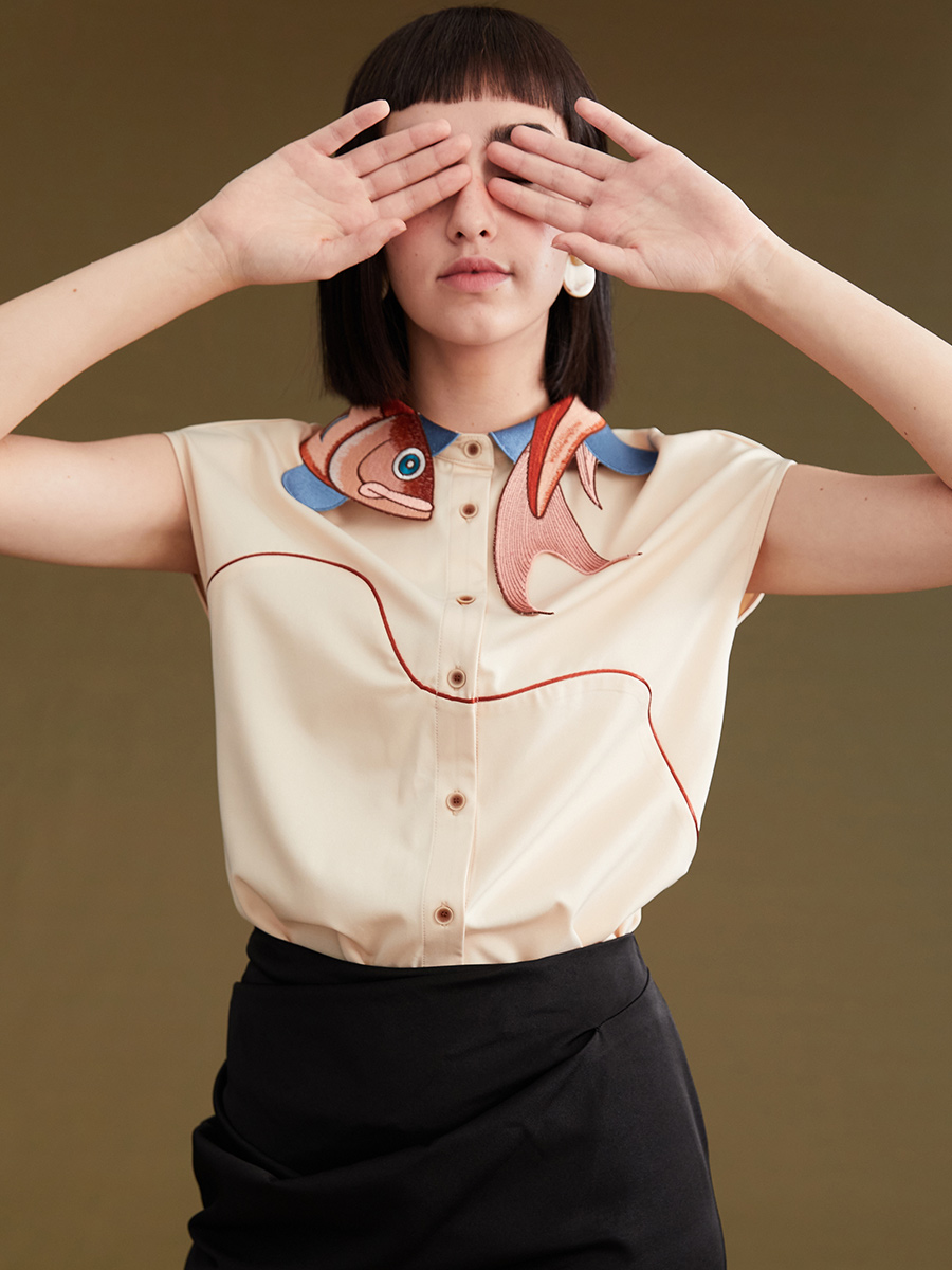 Original design: New retro koi fish bone embroidered collar sleeveless commuting shirt for women's summer short sleeved top