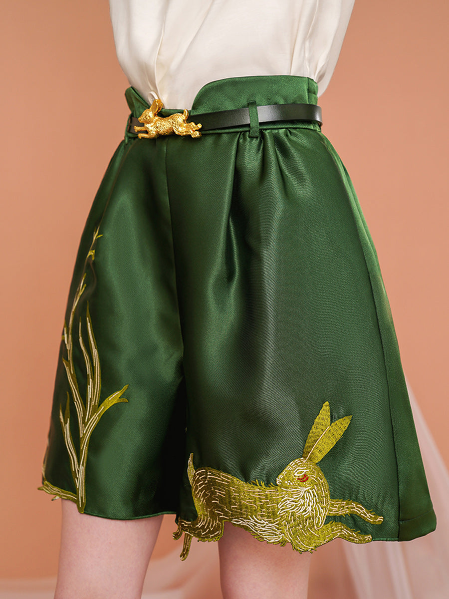 Original design sense of five quarter pants, summer niche rabbit embroidery, showing thin and small stature, versatile casual shorts for women