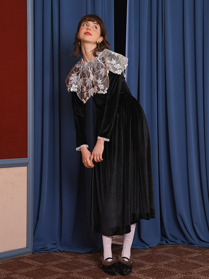 Original French retro black velvet dress embroidered with a large lapel design, high-end and slim fit dress