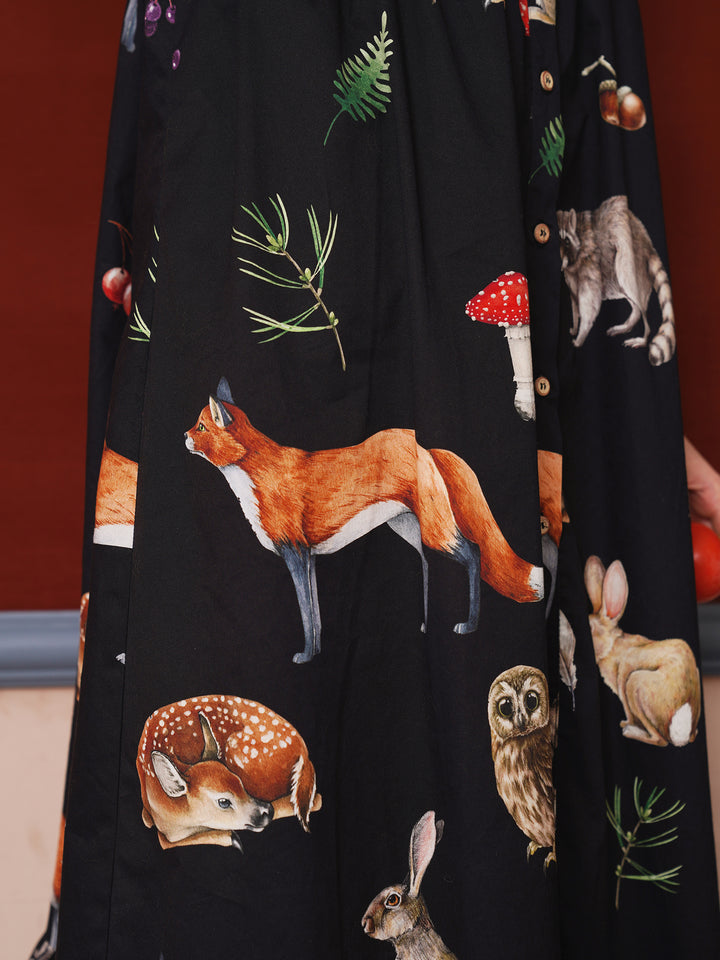Art Gallery Petal Collar Dress - Retro Animal Illustration Waist-Cinching Maxi