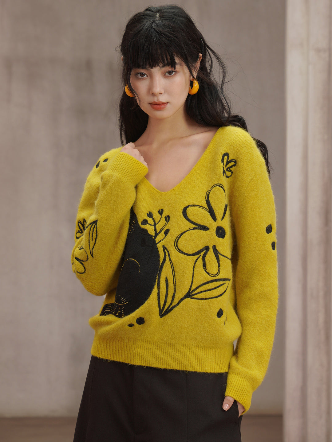 Black cat embroidery mixed sweater with rabbit hair, pullover vintage knitted shirt, skin-friendly soft and waxy V-neck