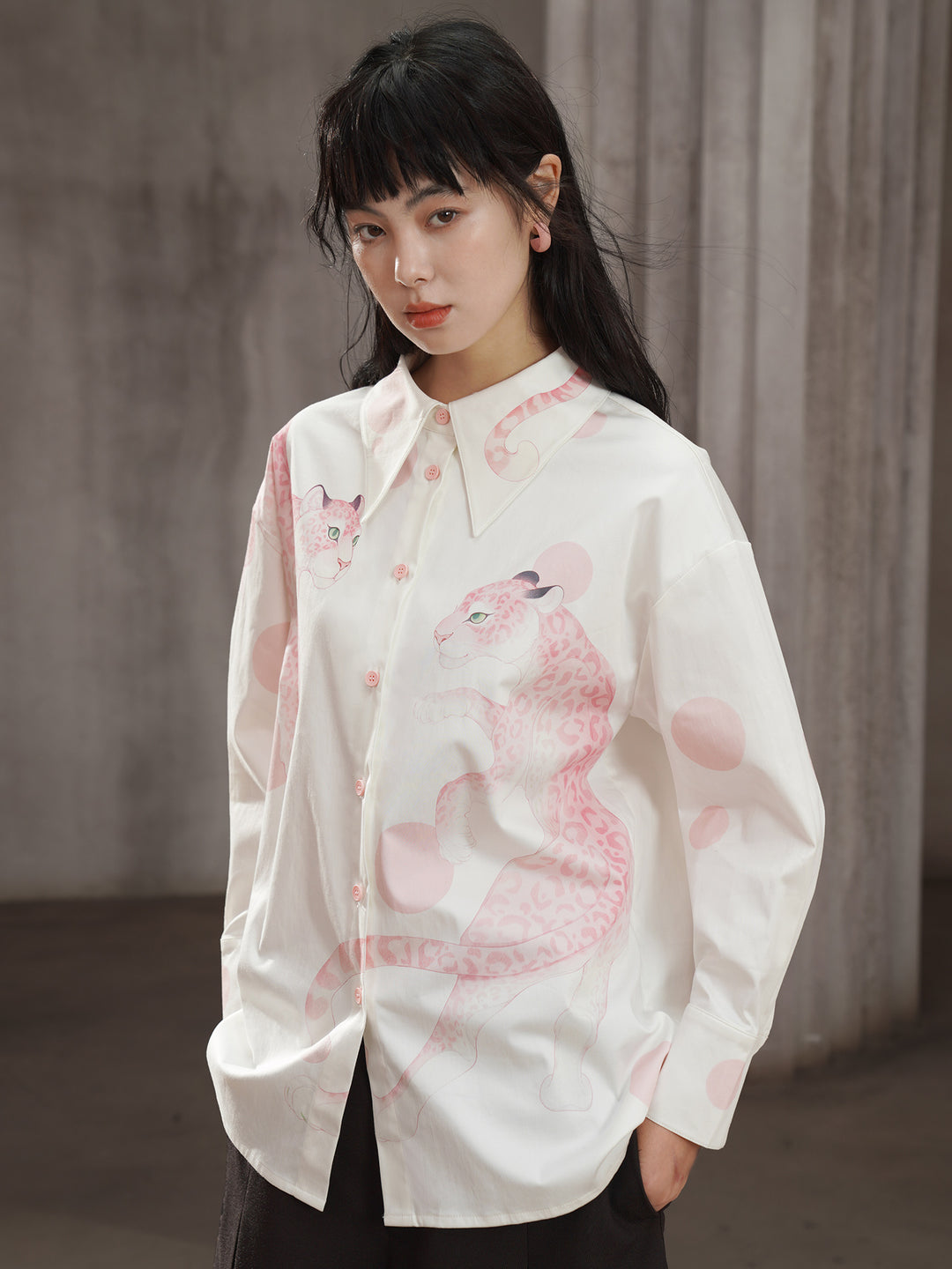 Original hand-painted pink leopard print shirt, niche retro designer style, lapel long sleeved loose top