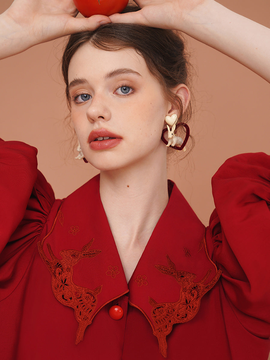 Original design sense, niche short sleeved red shirt, embroidered shirt, bubble sleeve shirt, women's retro top, summer