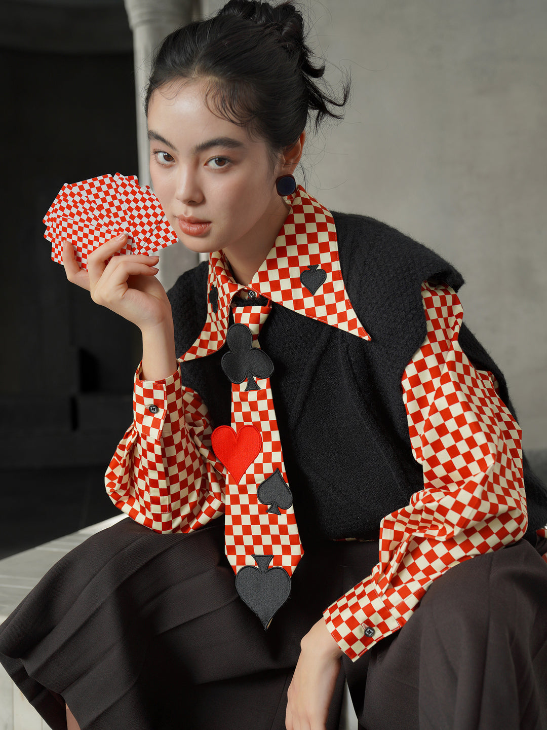 Vintage sleeveless knitted loose vest, versatile sweater with petal-shaped cuffs