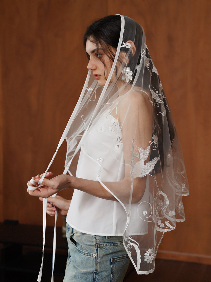 The French Vintage Lace Overlay Dress & Layered Veil Set