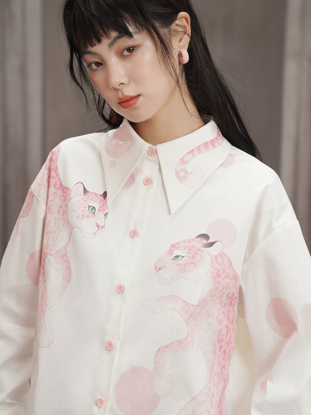 Original hand-painted pink leopard print shirt, niche retro designer style, lapel long sleeved loose top