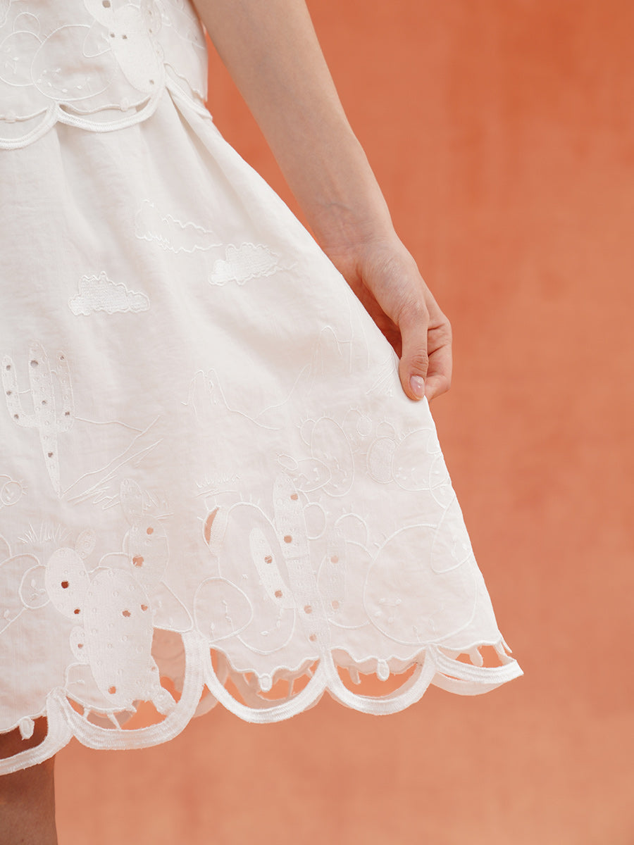 Original French Moonlight White Embroidered Texture Hollow Half Skirt Light Retro Romantic Vacation A-line Skirt