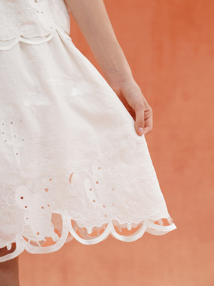 Original French Moonlight White Embroidered Texture Hollow Half Skirt Light Retro Romantic Vacation A-line Skirt